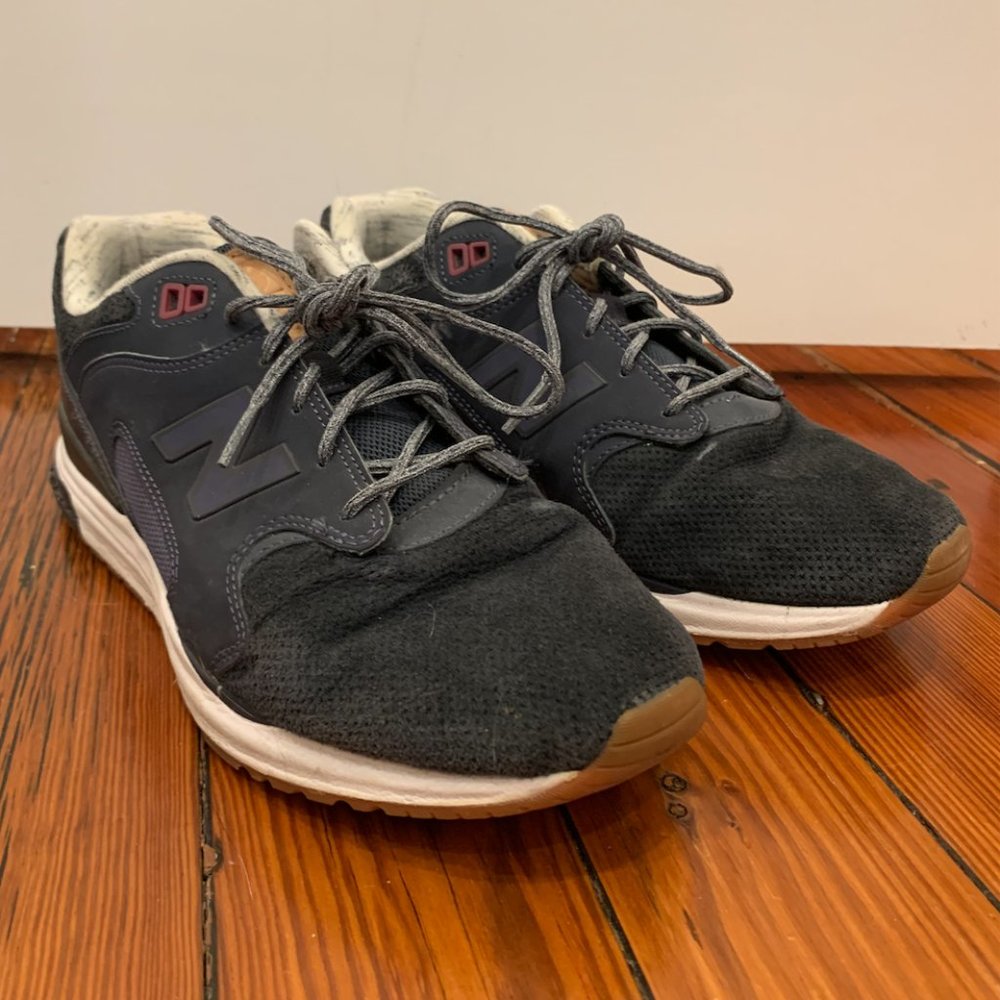 Navy blue suede new balances- Womens 10, Mens 8.5